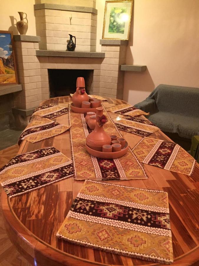 Sun House Hotel Yeghegnadzor Eksteriør billede