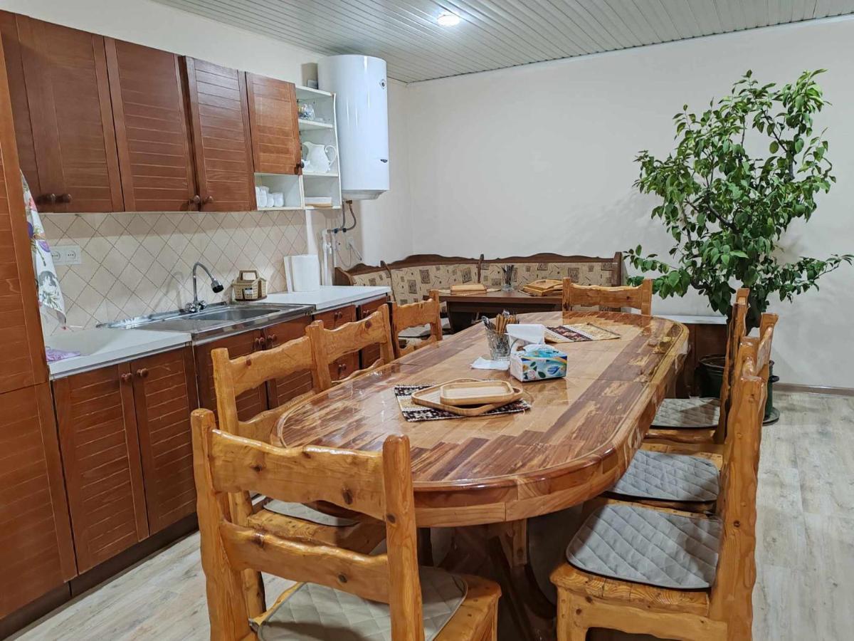Sun House Hotel Yeghegnadzor Eksteriør billede